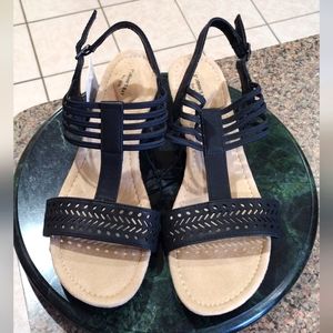 NWT St John's Bay Black Wedge Sandals! Sz 9.5